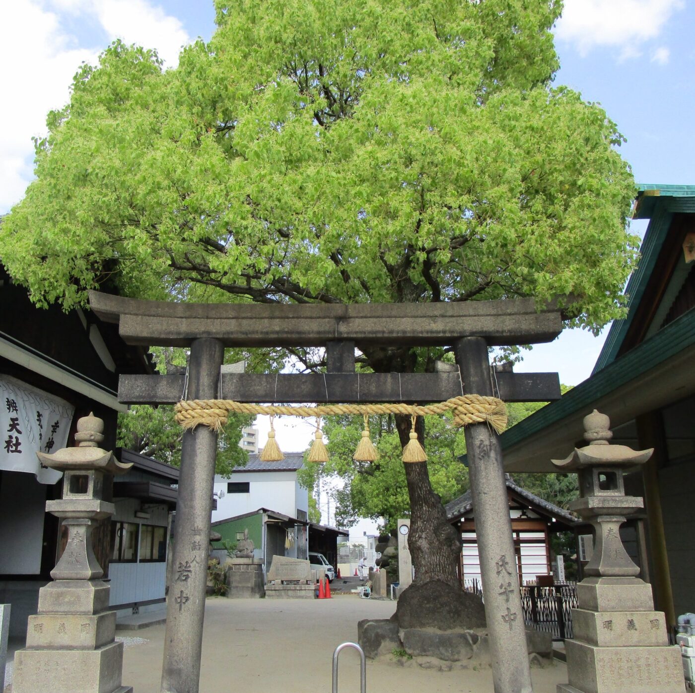 八劔神社の写真